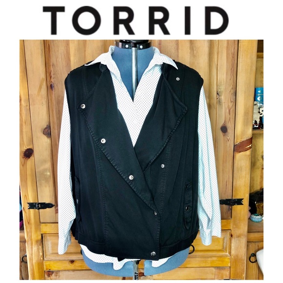 torrid Jackets & Blazers - Torrid Black Snap Up Vest With Pockets Size 4X